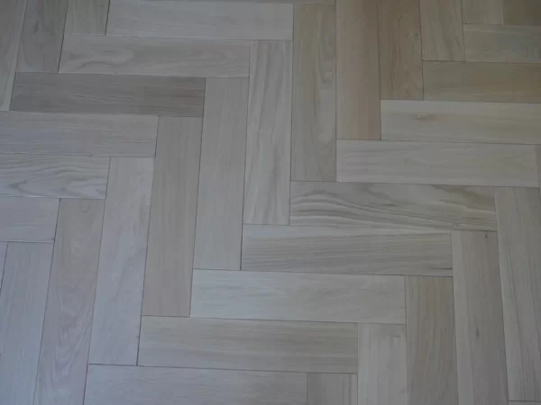Islington Engineered Oak Herringbone PIO - Image 2