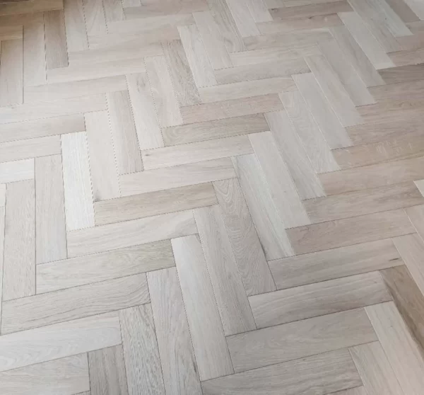 Islington Engineered Oak Herringbone PIO - Image 3