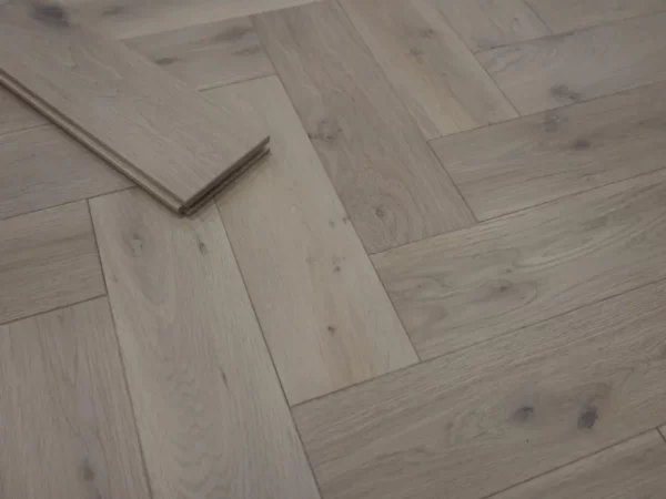 Chelsea Solid Oak Herringbone IL - Image 3