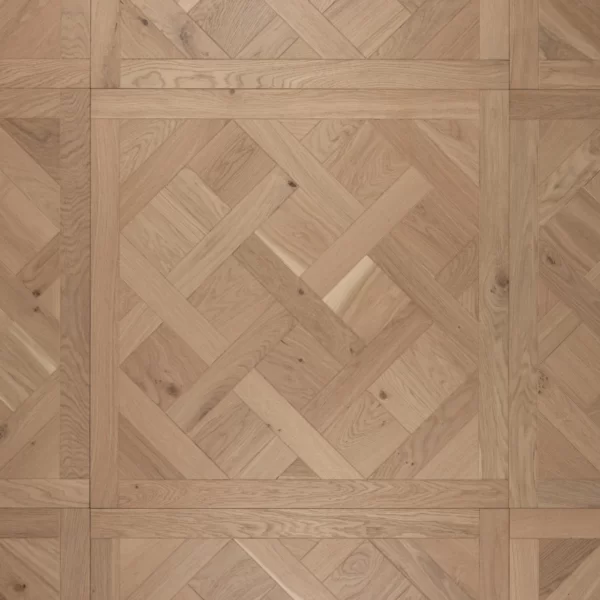Cannes Versaille Solid Walnut IF