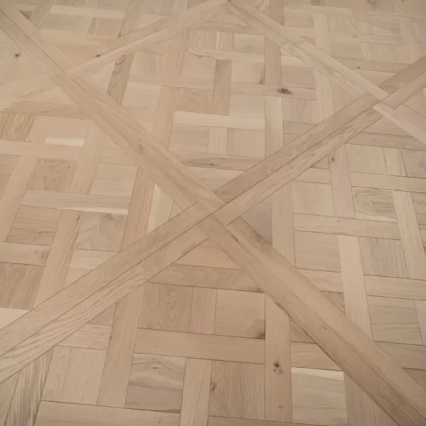 Bordeaux Versaille Solid Walnut U